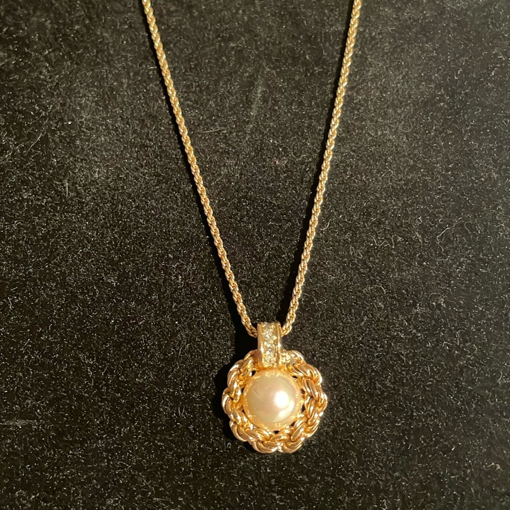 Christian Dior Gold and Cream Filigree Pearl Necklace